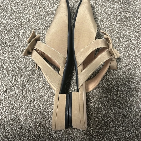 Flats - Picture 6 of 6